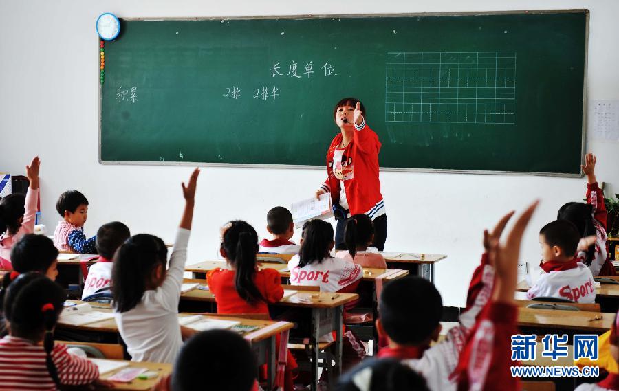 黑龙江洪水灾区积极安置保证学生如期开学