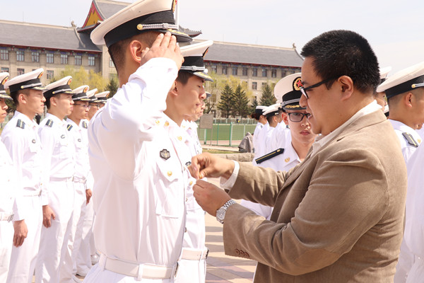 “海军节”、“中国航天日”哈工程师生两节同庆